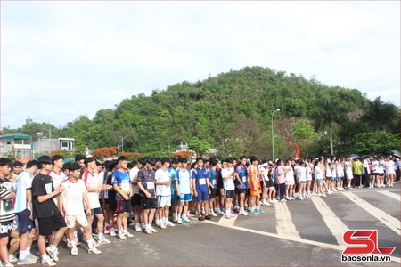 Cài 2.000 VĐV chôm hặp giải len - Running for Youth pì 2025