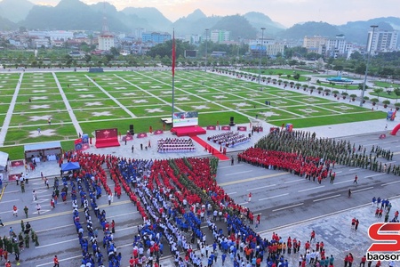 Sơn La fuô lês hâux lưv "Đros Việt Nam hla trâu ntu nênhx yiaz”