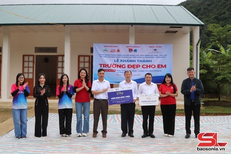 Uô tiar muôz zôngv “Yar cơưv jông trâu tuz cơưv” jok Thẳm, xã Chiềng Mai