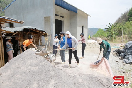 Cxiv tsa tsêr sor siaz txiax njis 