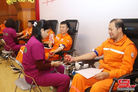 Tuần grâuv pax tưx zênhv muk tso nyar EVN jâus tiv 11: “Yênhx cxênhz luz siaz côngv iz siaz jông”.