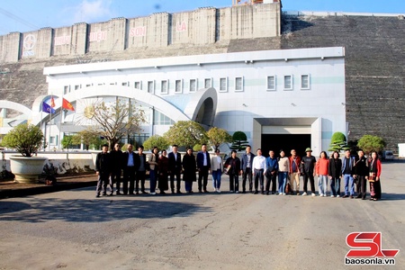 Tourism potential around Son La hydropower reservoir scoped out 