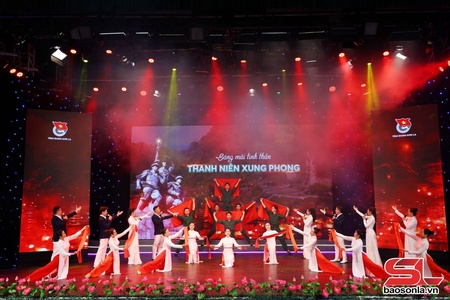 Cxiax cxênhv nthuôr cêr lov jêv “Thanh niên xung phong chi nja iaz” 