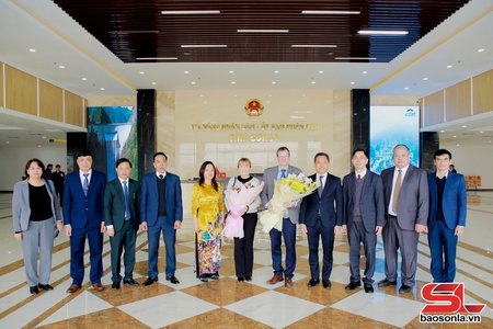 Finish Ambassador pays courtesy visit to Son La leaders