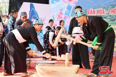 Kror jông yax ntơưv phênhv tưr tuôr nduôr blêx hâur Hnuz grâuv pax txux chi - thể thao xã Huổi Một