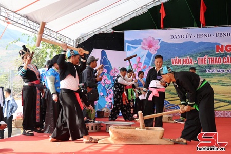 Phọn nương ngon thi tằm khảu pảnh lék nẳng Mự hội văn hóa – thể thao xã Huổi Một