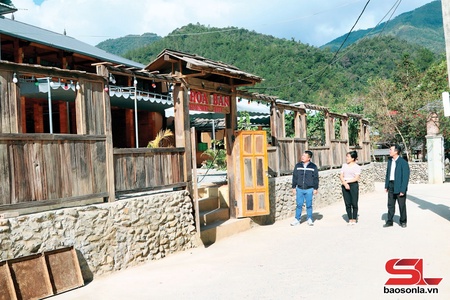 Luot hamlet welcomes more than 10,000 tourists