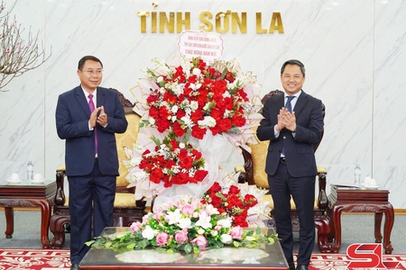 Mú công tác tỉnh Xay Sổm Bun, mương CHDCND Lao ma chôm chiềng tỉnh Sơn La