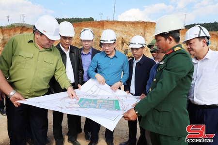 Thường trực Tỉnh ủy pày dàm cánh sáo hụ nả vịa nẳng xã đèn mương Mương Lạn, Sốp Cộp