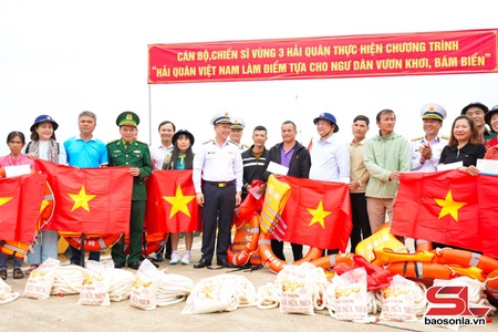 Paz côngz xưv Thax tsav 3 Hải quân shuôk, phôngv Tsiaz ntơưv đặc khu Cồn Cỏ