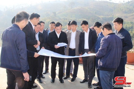 Cxênhz yuôx hâux lưv cxiv puôz Thax tsav Puôr fênhx cênhz cưv Cêr yuôv Cò Nòi