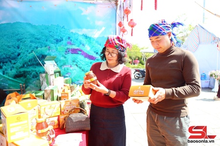 Quynh Nhai’s cultural space, agricultural products, stunning tourism photos showcased