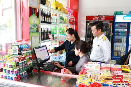 Họn khâng chiên páo luông pùn thù ngân sách ngày té hùa pì