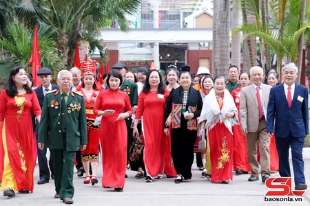 Sơn La shir phaz lus Hnuz bầu cử