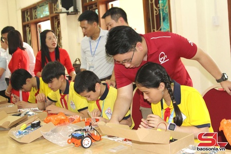 Puz 20 thov chuôz zênhx STEM trâu yar cơưv THCS Nguyễn Trãi