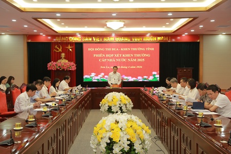 Phiền họp xét danh xừng nhọng cấp Hươn mương pì 2025