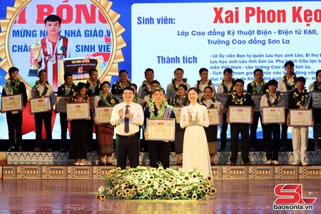  Njiz shuv xênhz Lok Tsuôk ndax Tsiaz cênhz cưv Bunpimay