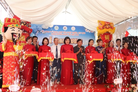 Hung Yen-based firm inaugurates travel office in Son La