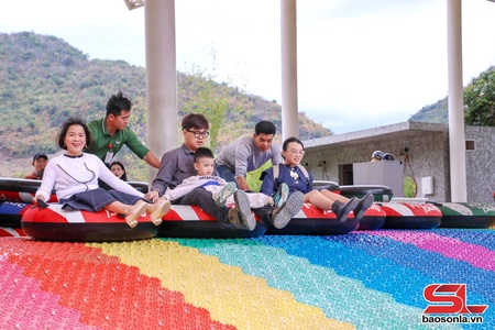 Luông qua ỉn "Chăn ngam tiêng àn" cuồng dan mua he