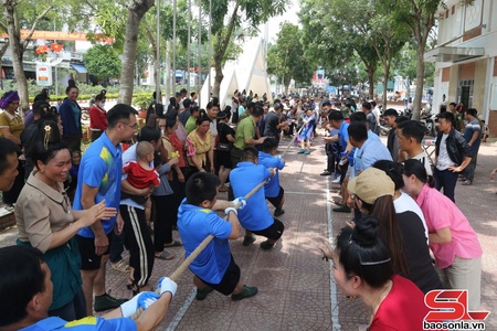 Đốp muộn Đại hội Thể dục thể thao xã Sốp Cộp tưa cốc khọe