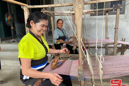 Gia Phù hiềm chự nghê dệt phải pháy mày pe