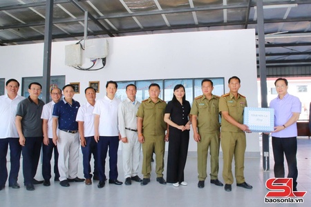 Son La's high-level delegation begins working visit to northern Lao provinces