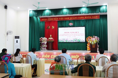 Đồng chí Phó Bí thư Tỉnh ủy, Chủ tịch Ủy ban MTTQ Việt Nam tỉnh puz huv trâu têx nênhs muôx côngz ntơưv xã Sông Mã