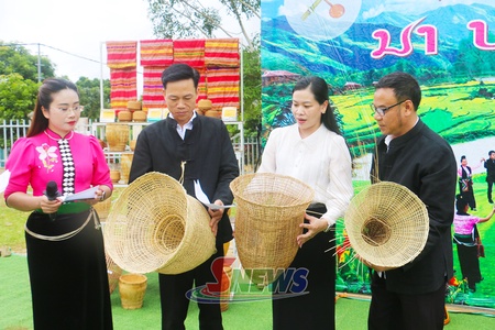 Attractive gameshow promotes ethnic cultural identities