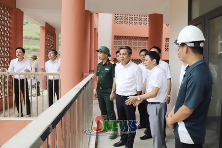 Provincial Chairman inspects construction progress of Phieng Pan Boarding School