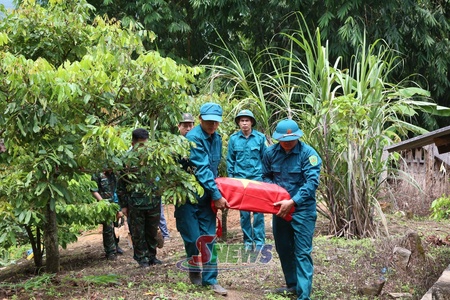Khơưz, gra cxa tuz lênhv tuôs tsav ntơưv jok Hua Đán