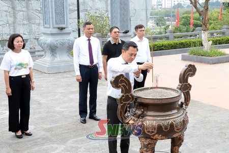 Pưng đồng chí uồn pa tỉnh tảy hương Hươn sơ Pùa Lê Thái Tông, Hươn sơ Pú Hô cánh Hươn bốn hà khuồn ngau Mú Anh hùng Liệt sĩ Hươn tu Sơn La