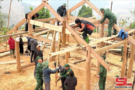 Những bước chân tuần tra không mỏi
