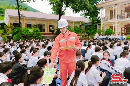 Chú trọng phổ biến, giáo dục pháp luật trong trường học