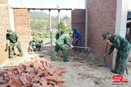 Những ngôi nhà thắm tình quân - dân