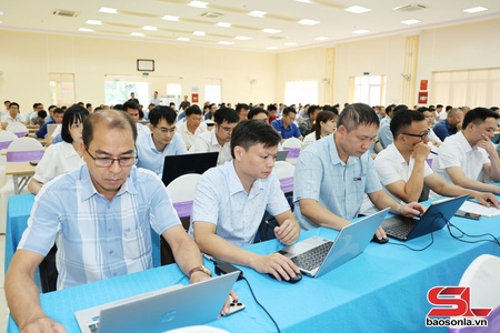 Thúc đẩy khoa học công nghệ, đổi mới sáng tạo và chuyển đổi số