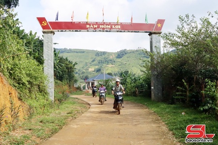 Chi bộ bản tiêu biểu về học tập và làm theo Bác