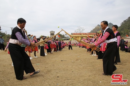 Xây dựng và phát triển văn hóa, con người Sơn La