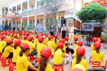 Đảm bảo an toàn giao thông cho học sinh