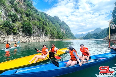 Phát triển nông nghiệp chất lượng cao gắn với du lịch sinh thái