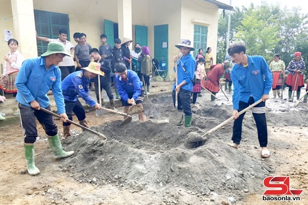 Xung kích tình nguyện vì cuộc sống cộng đồng