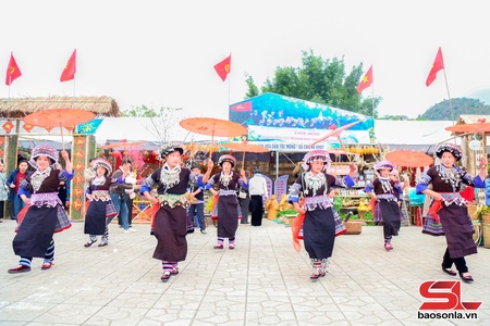 Mây trời Tây Bắc