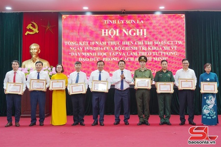 Lan tỏa việc học và làm theo Bác