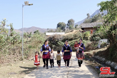 Khâu Pùm nỗ lực vượt khó