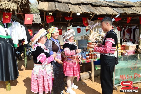 Ngọc Chiến phát triển thương mại, dịch vụ gắn với du lịch