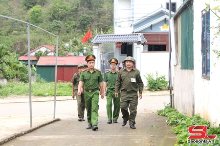 Giữ vững an ninh trật tự ngay từ cơ sở