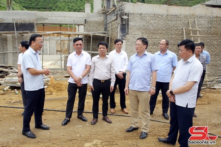 Siết chặt kỷ cương, kiểm soát quyền lực