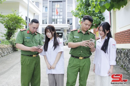 Chiềng Sinh thi đua dân vận khéo