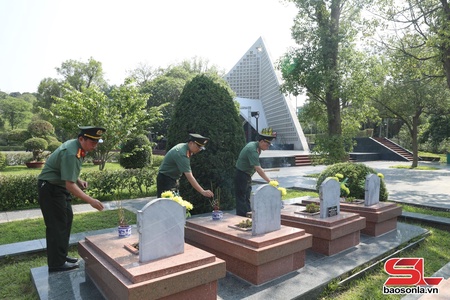 Tháng Bảy mùa tri ân