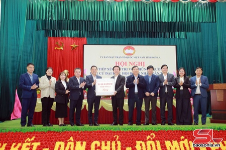 Cử tri kỳ vọng đại biểu đồng hành cùng địa phương đẩy mạnh đầu tư cơ sở hạ tầng