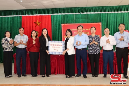 Cử tri xã Tà Hộc kiến nghị các đại biểu HĐND tỉnh quan tâm đầu tư hạ tầng giao thông, giáo dục